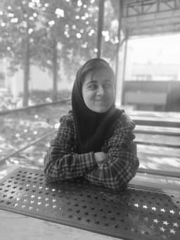یگانه آزاد
